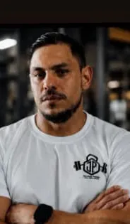 Juan Pablo Gómez, entrenador personal, en el gimnasio